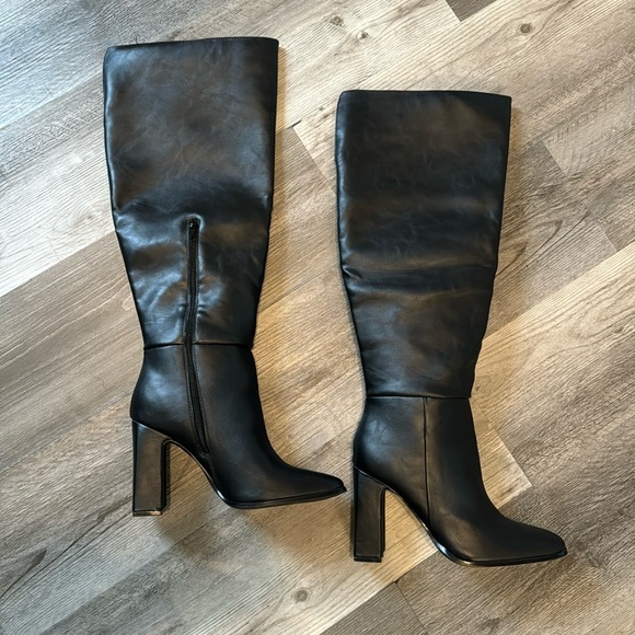 Shoe Dazzle Shoes - Black knee high boots